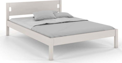 Bílá dvoulůžková postel z borovicového dřeva 160x200 cm Laxbaken – Skandica